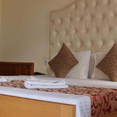 Hotel Pine Grove-Mall Road Manali  Ngoại thất bức ảnh